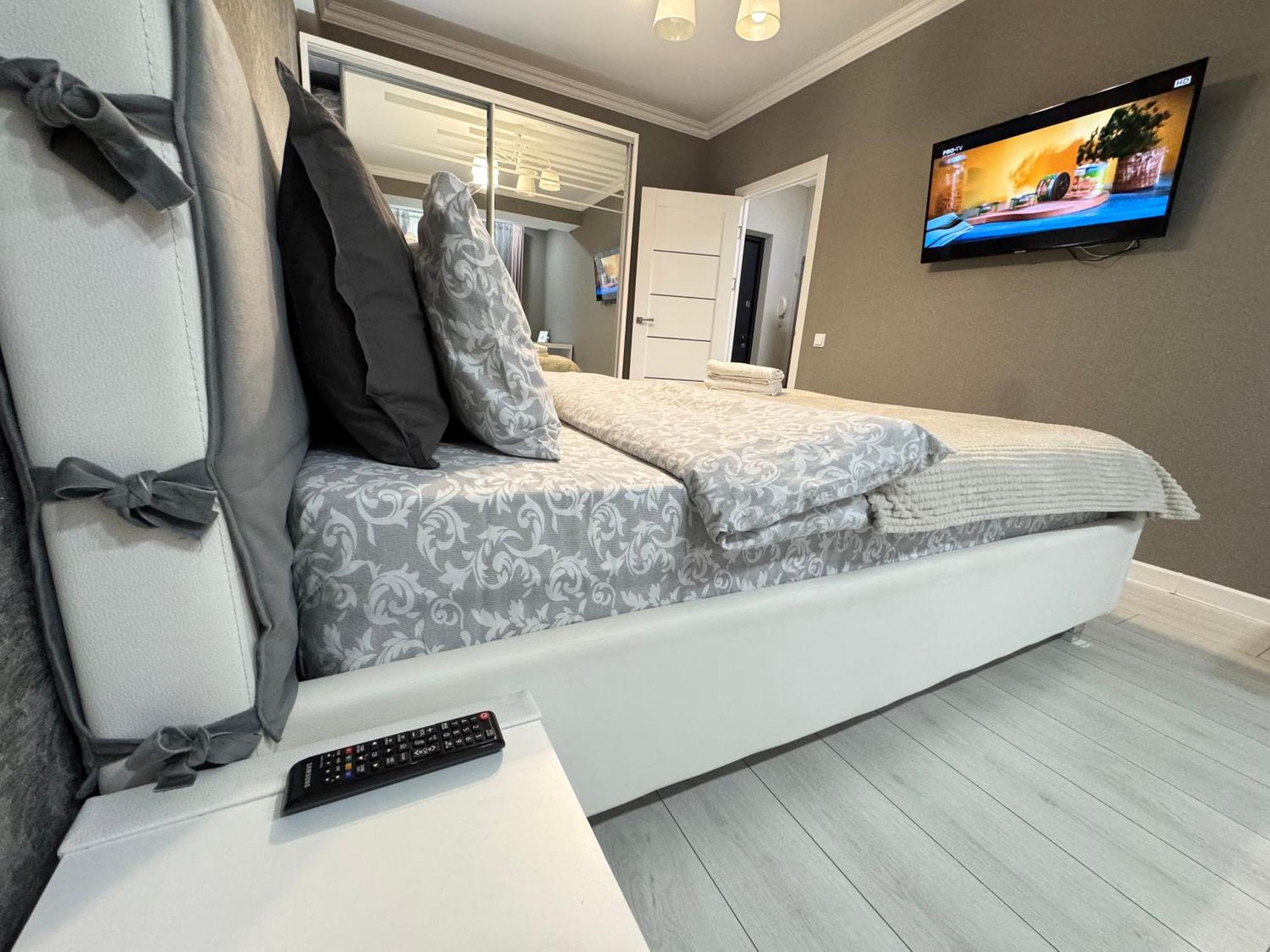 Rentnow Large And Cozy Apartment In The Center, Parking Chişinǎu Buitenkant foto