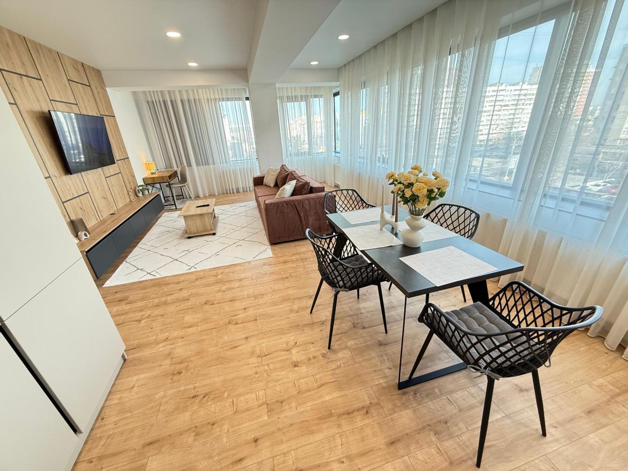 Rentnow Large And Cozy Apartment In The Center, Parking Chişinǎu Buitenkant foto