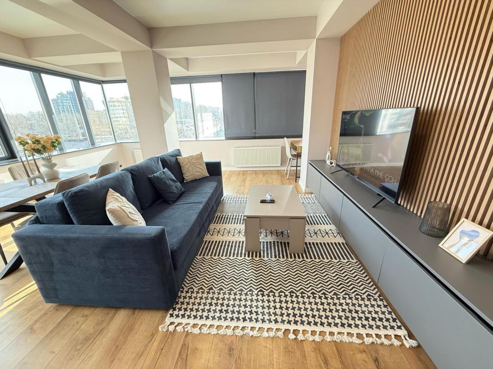Rentnow Large And Cozy Apartment In The Center, Parking Chişinǎu Buitenkant foto